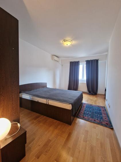 Apartament cu 3 camere decomandat, mobilat în P-ța Alba Iulia