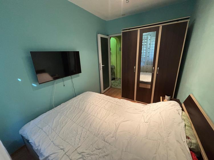 Apartament cu 3 camere semidecomandat în Central