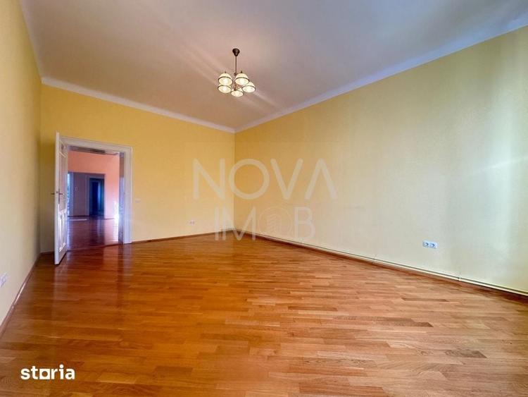 Apartament cu 4 camere în Central