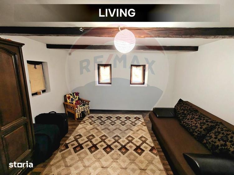 Casă cu 4 camere cu Teren 345 Mp în Bârsana