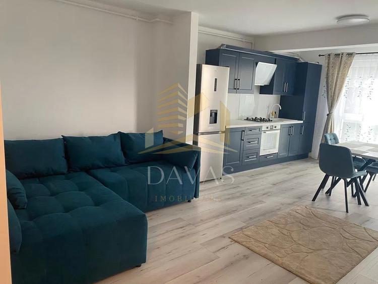 Apartament cu 2 camere semidecomandat, mobilat în Sopor