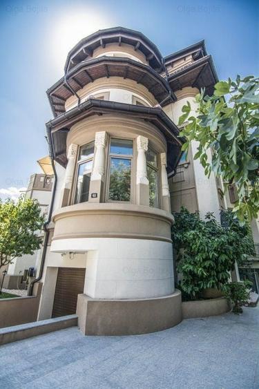 Apartament cu 3 camere semidecomandat în Kiseleff