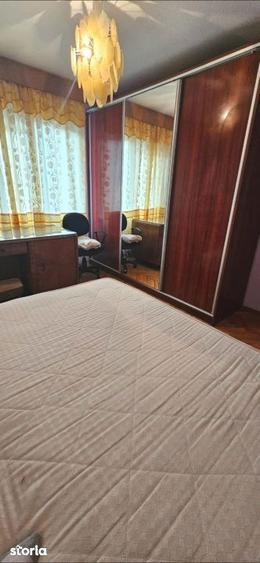 Apartament cu 4 camere semidecomandat, mobilat în Militari