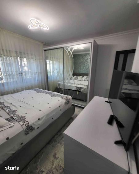 Apartament cu 3 camere decomandat în Mioriței