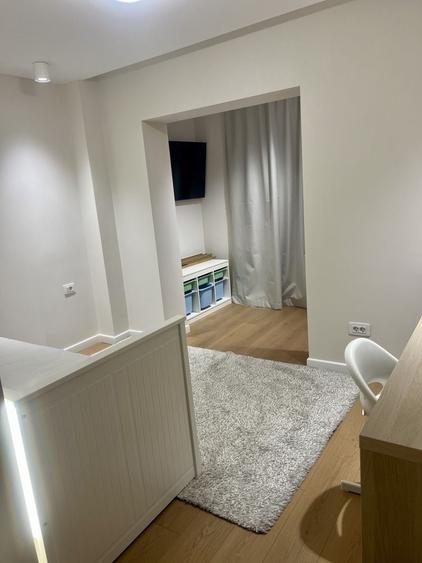 Apartament cu 4 camere decomandat în Central
