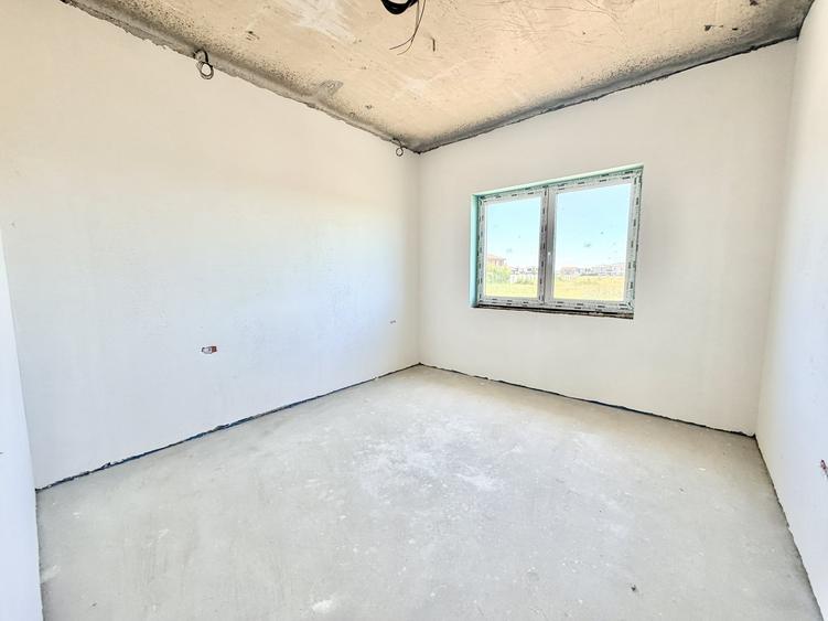 Duplex cu 3 camere cu Canalizare în Moșnița Nouă