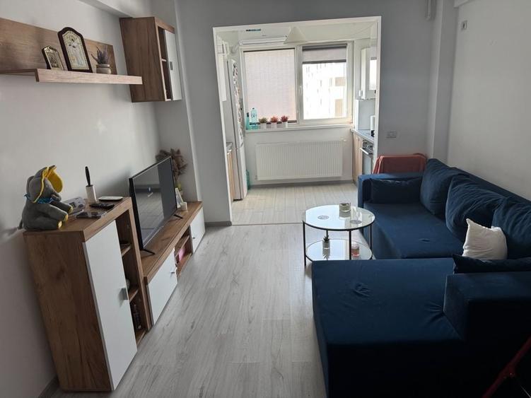 Apartament cu 2 camere decomandat în Roșu
