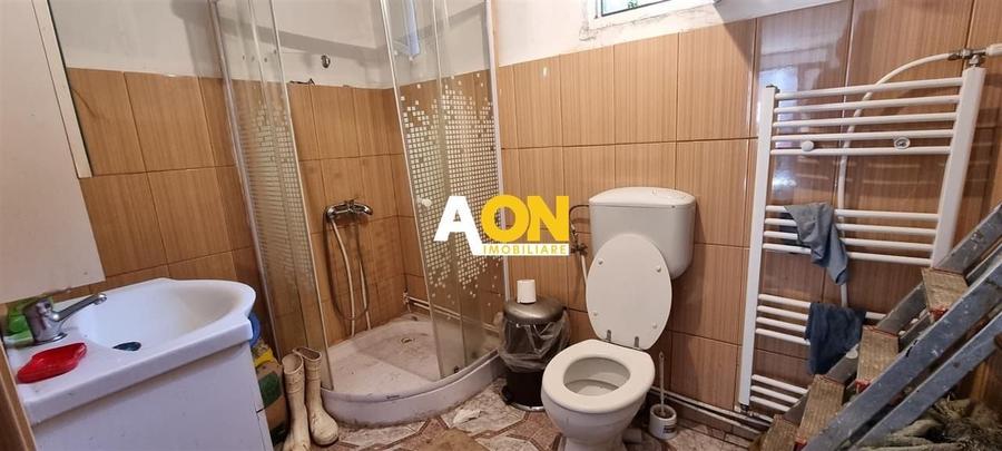 Casă individuală cu 3 camere cu Canalizare în Central