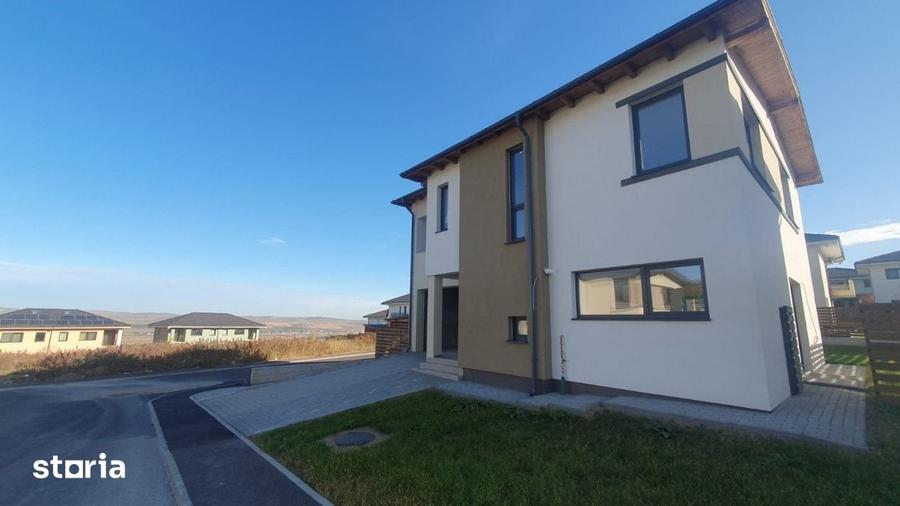 Casă cu 4 camere cu Teren 445 Mp în Central