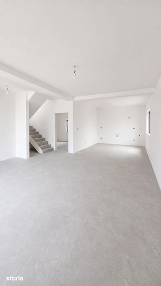 Casă cu 5 camere cu Teren 285 Mp în Central