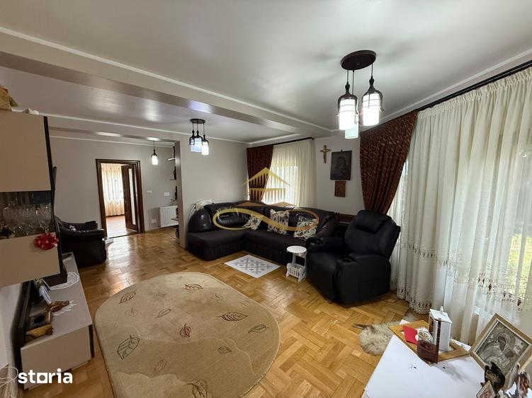 Casă cu 5 camere cu Teren 760 Mp în Măgura
