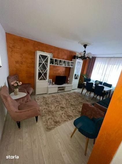 Apartament cu 4 camere decomandat în Broșteni