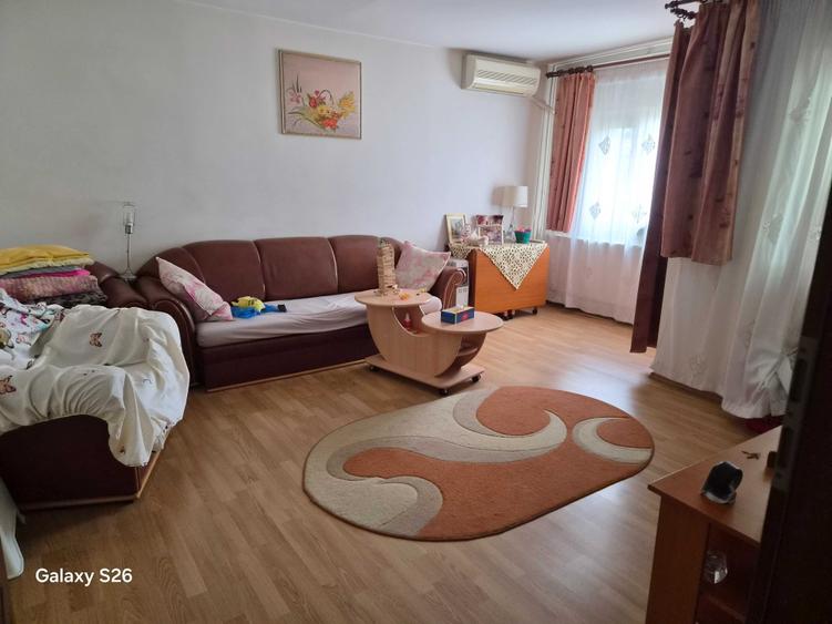 Apartament de vanzare - 4