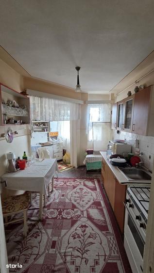 Apartament cu 3 camere în Micro 16