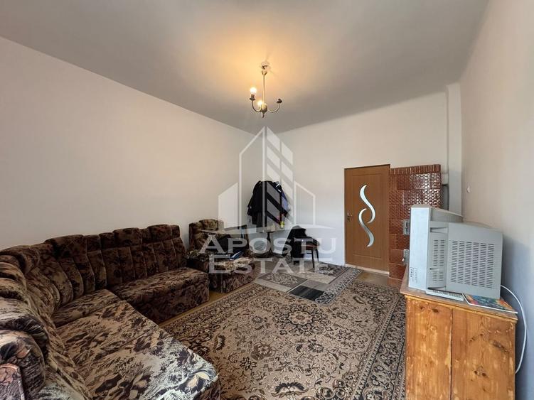 Apartament cu 5 camere semidecomandat în Bălcescu