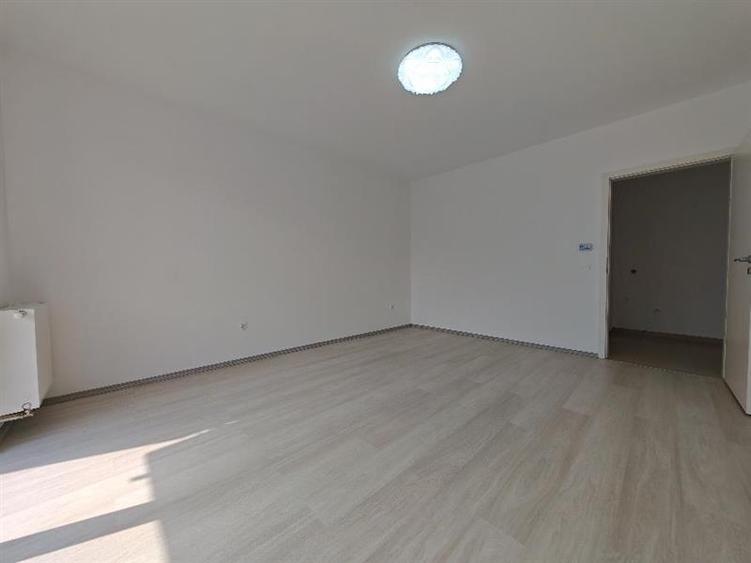 Apartament cu 2 camere decomandat în Avantgarden