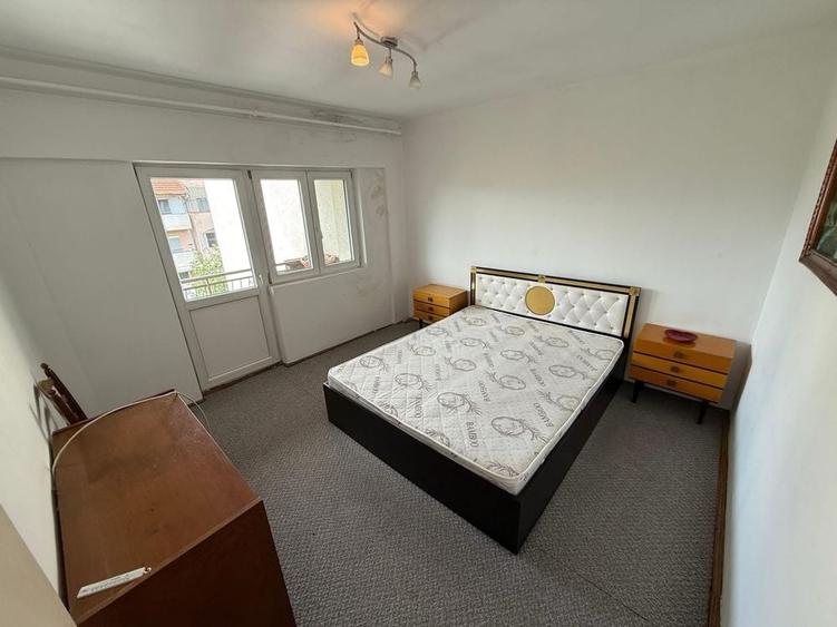 Apartament cu 2 camere decomandat în Carpați 2