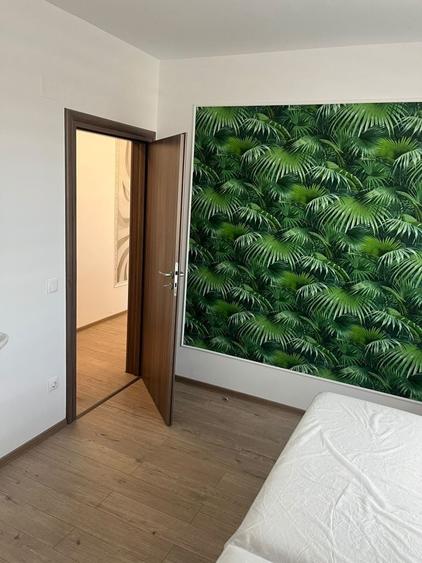 Apartament cu 3 camere semidecomandat în Bucov