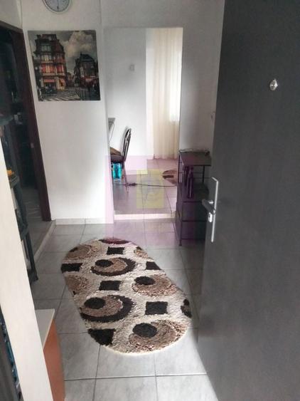 Garsonieră decomandată în Central