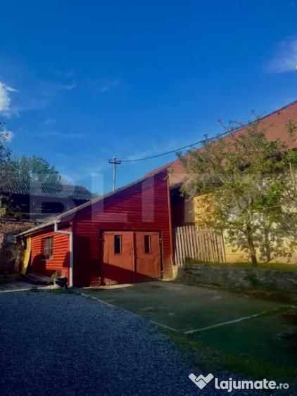 Casă cu 3 camere cu Teren 1338 Mp în Corunca