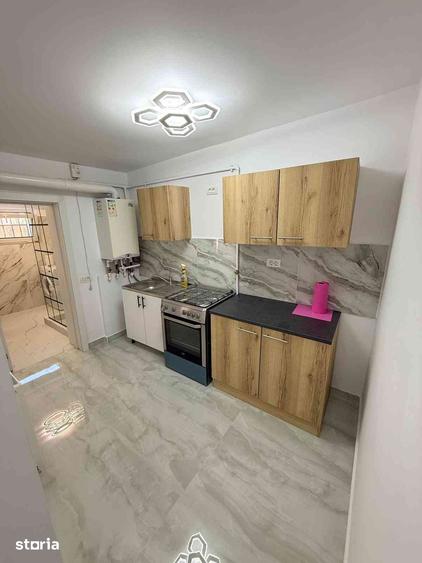 Casă cu 2 camere cu Teren 100 Mp în Andronache