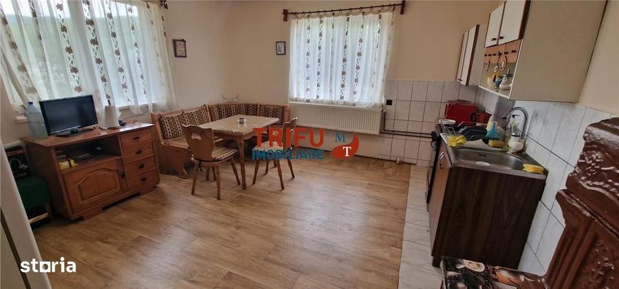 Casă cu 3 camere în Ampoița