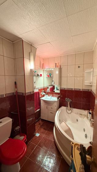 Apartament cu 4 camere decomandat în Central