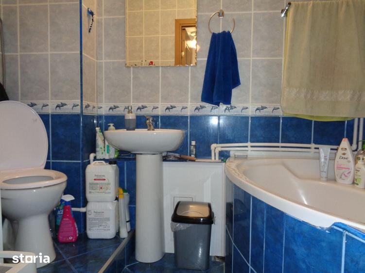 Apartament cu 2 camere decomandat în Romanilor
