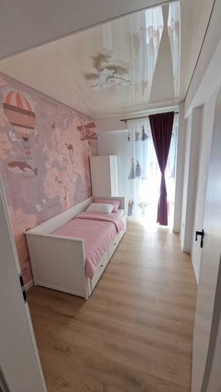 Apartament cu 3 camere decomandat în 23 August