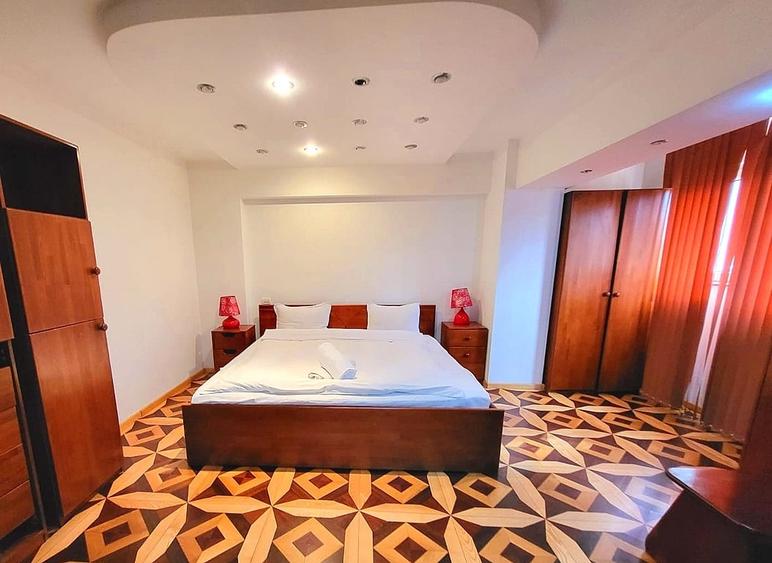 Apartament cu 3 camere semidecomandat, mobilat în Muncii