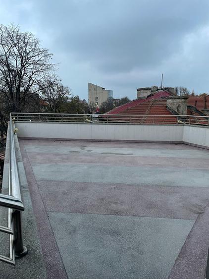 Apartament cu 4 camere semidecomandat în Ultracentral