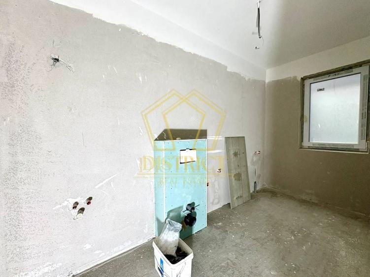 Apartament cu 4 camere decomandat în Giroc