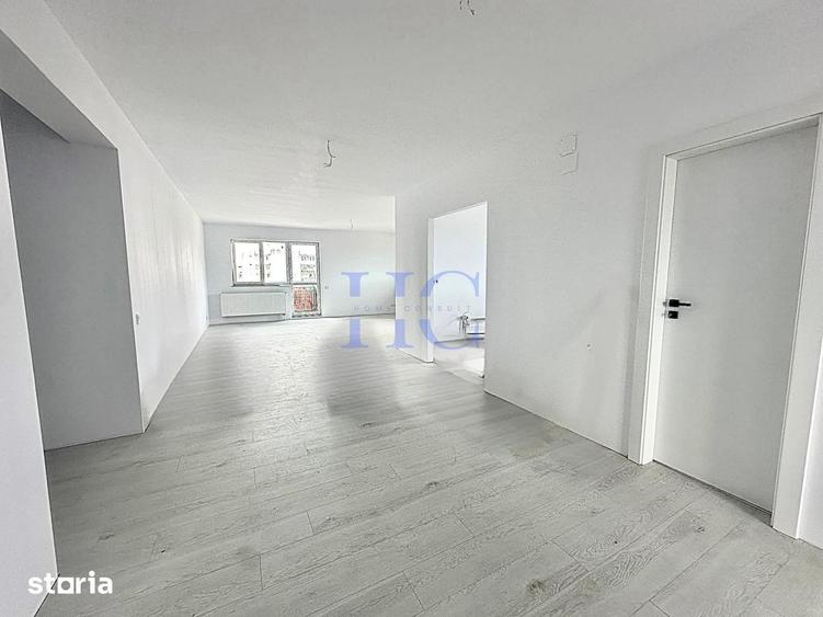 Apartament cu 4 camere decomandat în Central