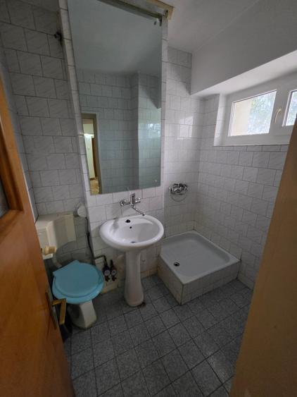 Apartament cu 4 camere decomandat în Știrbei Vodă