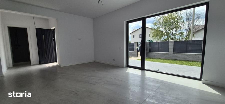 Casă cu 4 camere cu Teren 350 Mp în Clinceni