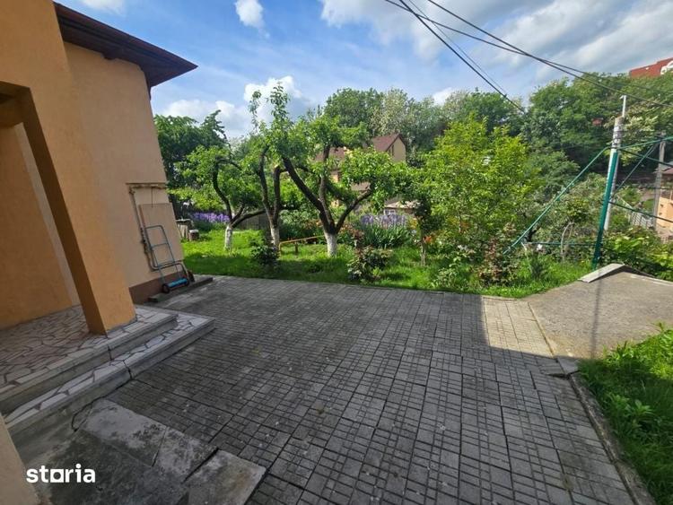 Casă cu 9 camere cu Teren 1295 Mp în Craiovei