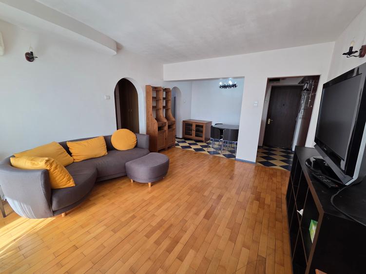 Apartament cu 2 camere semidecomandat în Tineretului