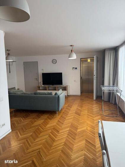 Apartament cu 6 camere în Victoriei