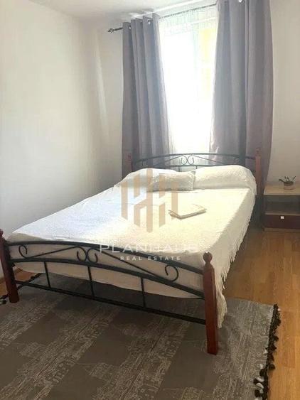 Apartament cu 3 camere semidecomandat în Vest