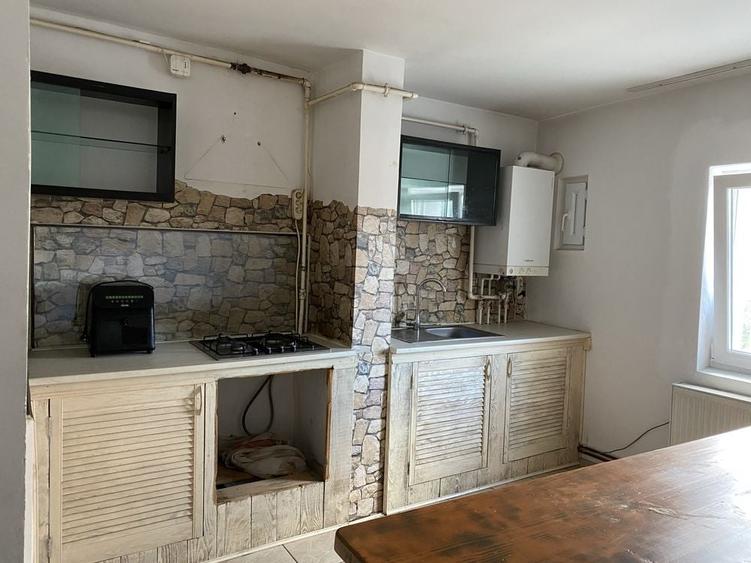 Apartament cu 3 camere în Florești