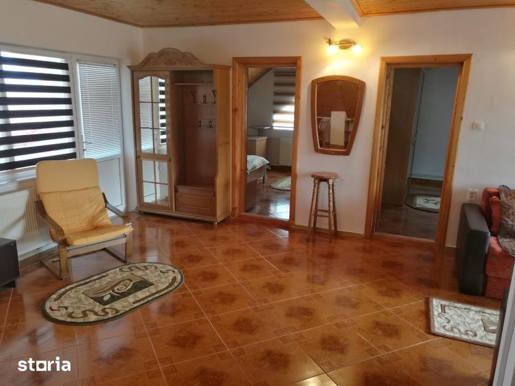 Casă cu 9 camere cu Teren 986 Mp în Găvana