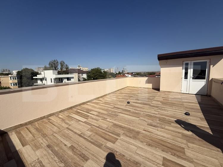 Casă individuală cu 7 camere cu Canalizare în Rovine