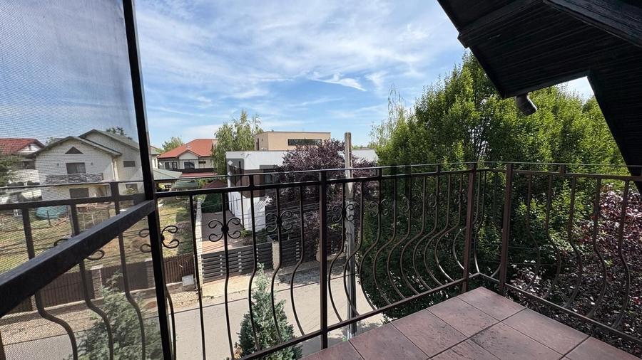 Duplex cu 10 camere cu Piscina în Corbeanca