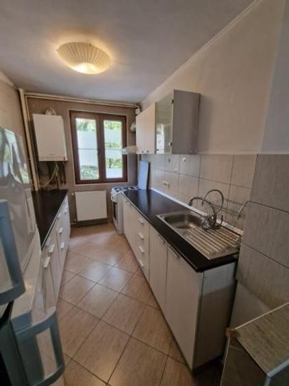Apartament cu 2 camere semidecomandat, mobilat în Baba Novac