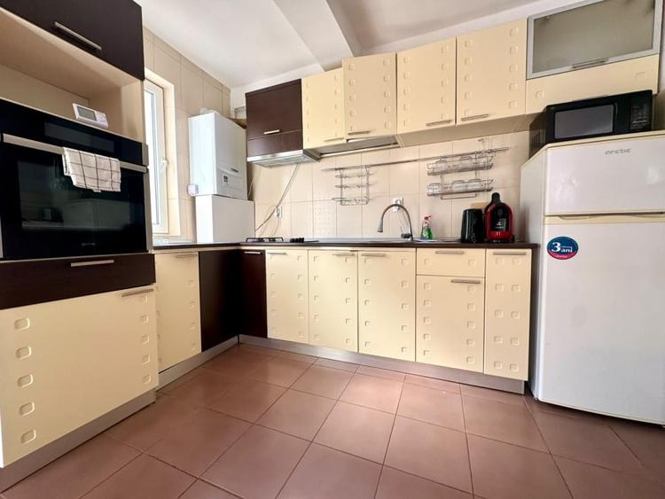 Apartament cu 3 camere semidecomandat, mobilat în Mănăștur