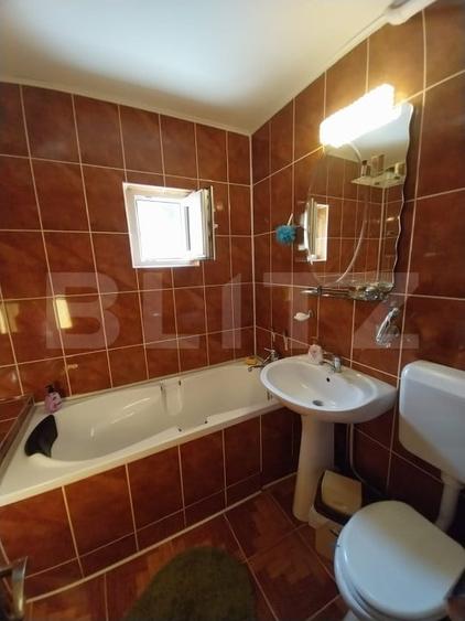 Apartament cu 3 camere decomandat, mobilat în Burdujeni