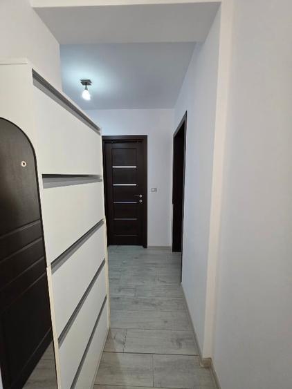 Apartament cu 2 camere semidecomandat, mobilat în Giroc