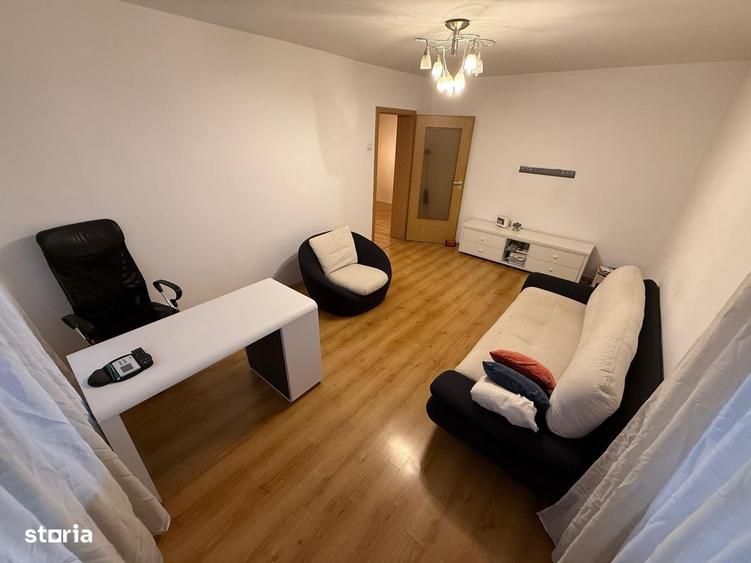Apartament cu 4 camere decomandat în Central