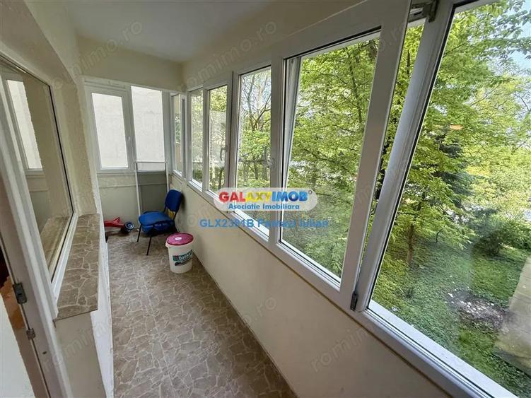 Apartament cu 3 camere decomandat, mobilat în Doamna Ghica