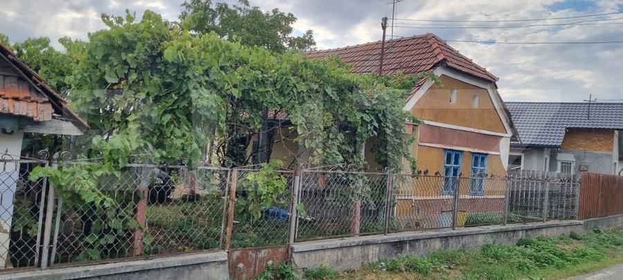 Casă individuală cu 2 camere cu Canalizare în Luncani